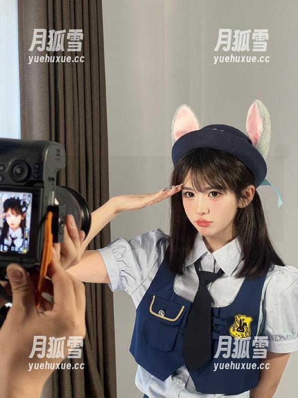 从早到晚的最新八卦，看完“166fun”之后根本停不下来，真是...呃，没事做的好选择。