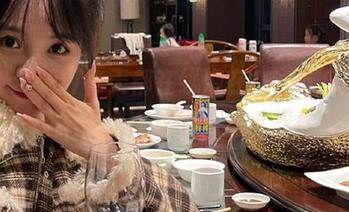 每天都在线泡在17c吃瓜，丝毫不想逃离这个八卦世界！