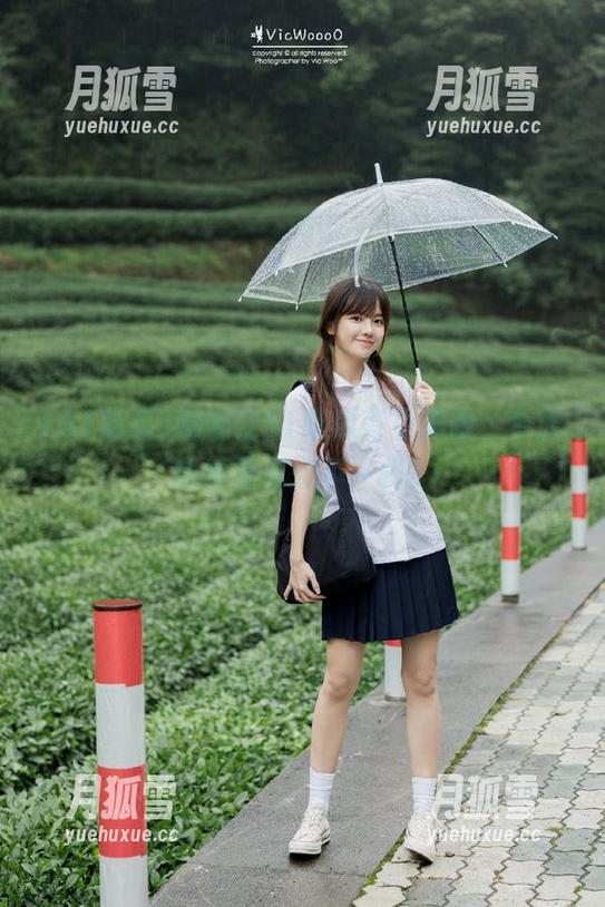 娜娜在51吃瓜首页露脸，今天的她竟有点不一样？