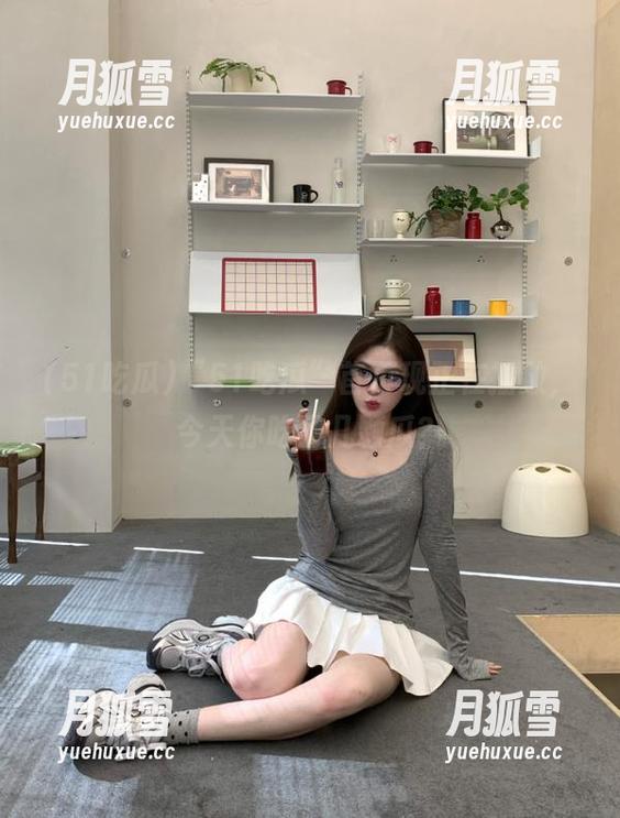“51吃瓜”首页现正在播放，今天你吃了几颗瓜？