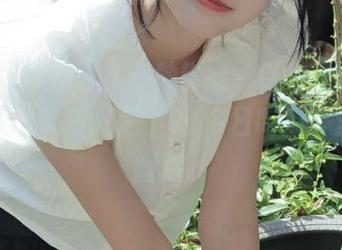 有一种错觉，以为是偌大世界的入口，却只是“91今日吃瓜”里的小幽默。