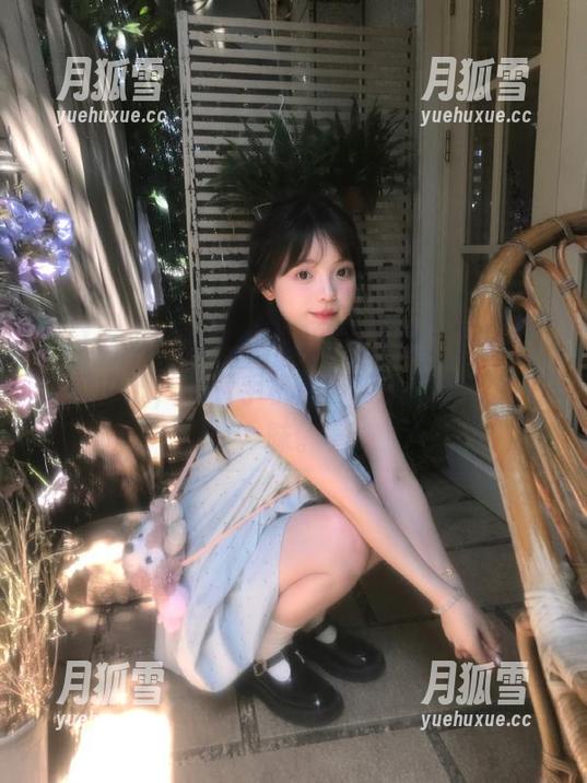 91吃瓜中心 在喧闹的世界中,下载91吃瓜中心,捧着手机慢慢咀嚼这些瓜的滋味。