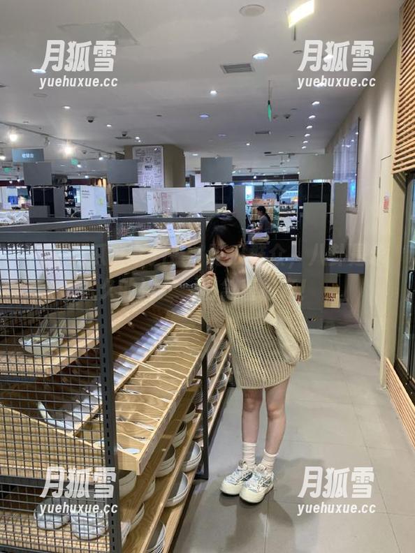 91吃瓜群众 在91吃瓜群众,八卦是永久的资产,别急着抛弃!