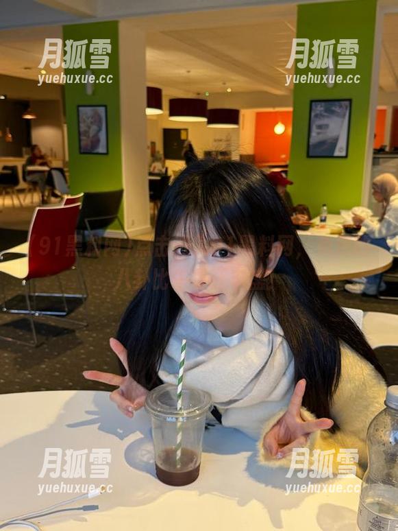 点击进入91黑料网，免费的八卦比午餐还丰盛！