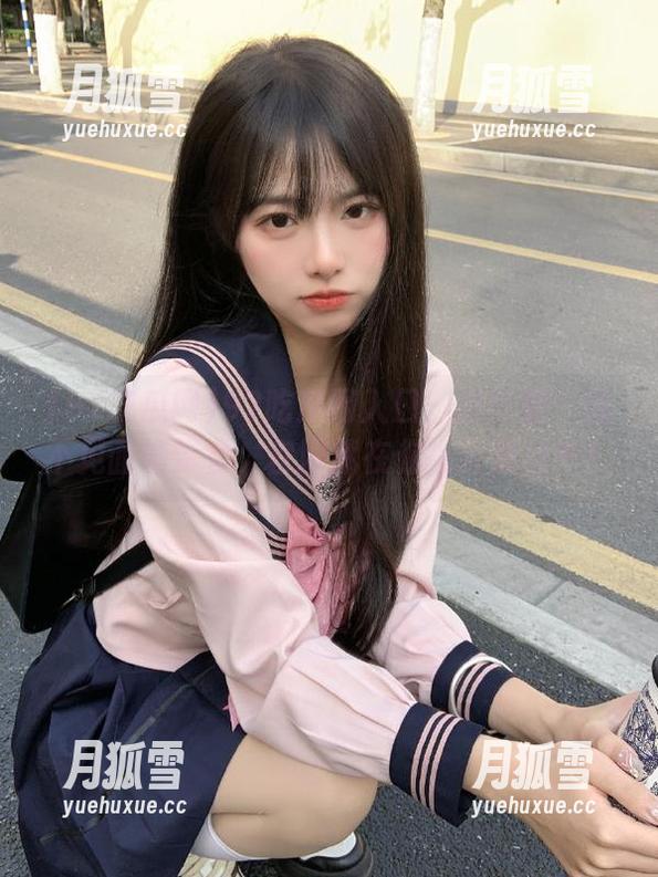 92吃瓜网入口：这可是一场不见面的聚会，官网就在你指尖滑动中！