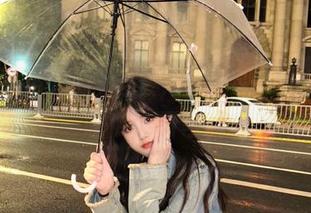 打开链接，我的眼睛都不够用了！五一吃瓜今日可真有意思。