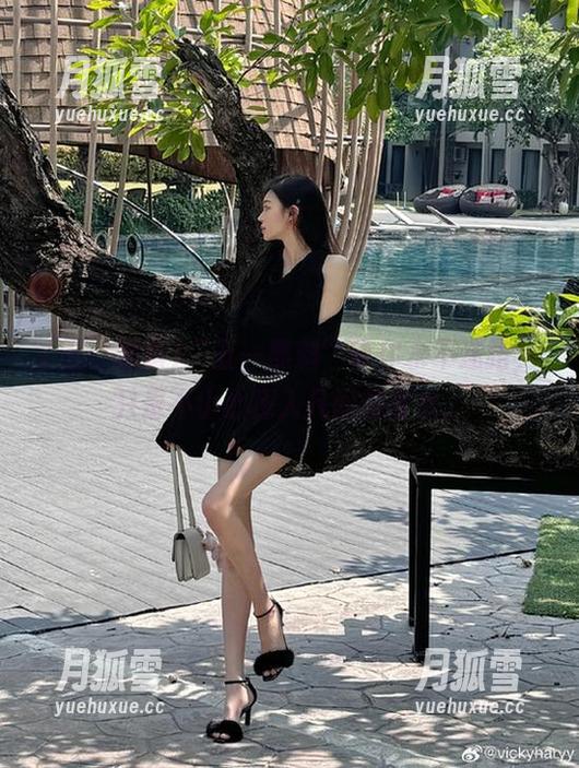 “五一黑料”带你永不迷路，只是不小心探入凡间的苦水。