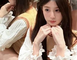 吃瓜直播app，照着八卦界的“秘籍”赚取好感度，岂不美哉？