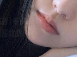 每次看视频手都不自觉抖动，吃瓜福利的瓜，总是带点辣椒味！