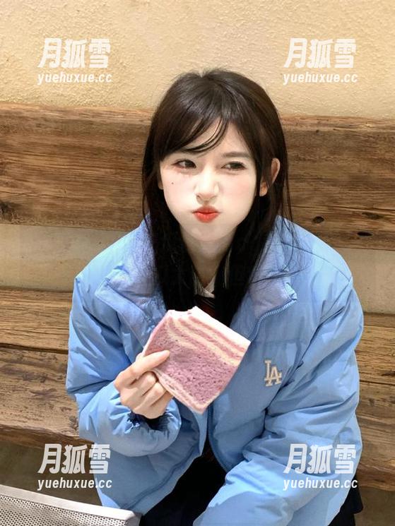吃瓜群众网cgfun导航：真不想说，有些瓜太甜，但也难以割舍。