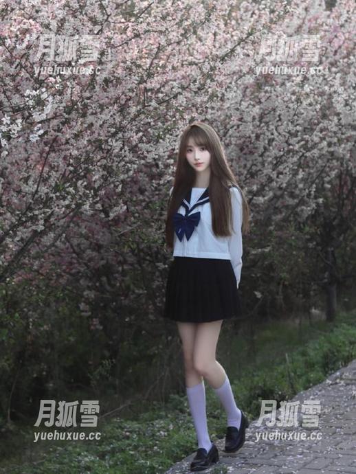 国产黑料导航：好奇心驱使，我随手一划竟然进入了前任的心碎现场？！