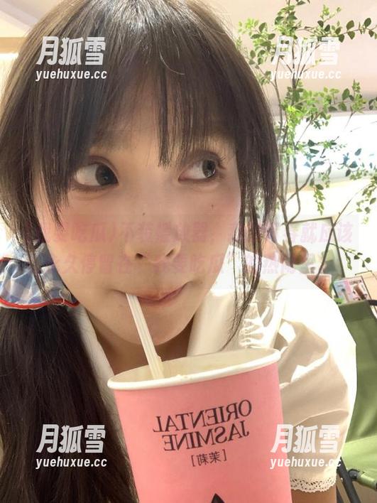 不装播放器，我的青春就应该永久停留在“我要吃瓜”的热闹里。