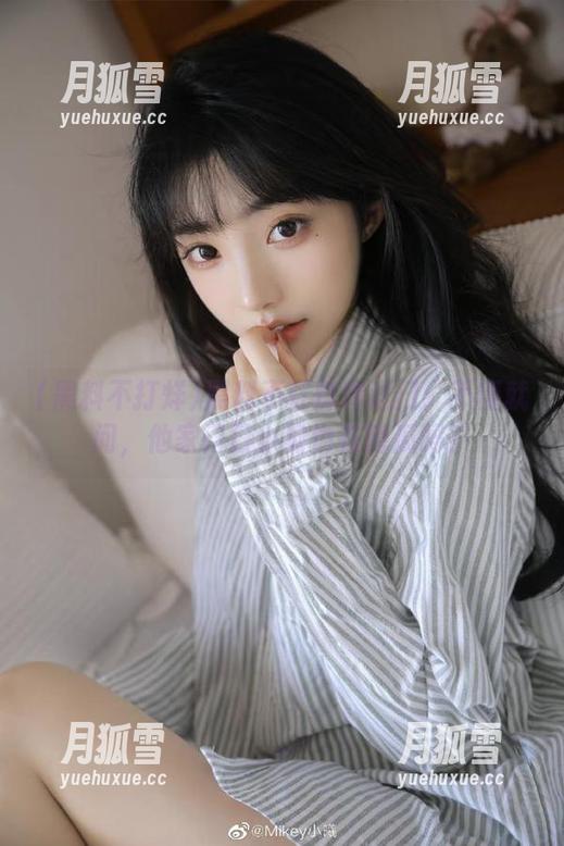黑料不打烊传送门：不懂就问，他家门口小狗也在蹲瓜吗？