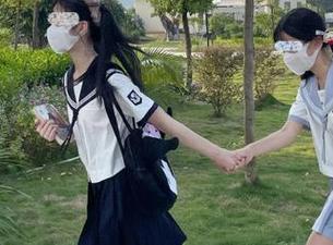 找黑料不打烊在线最新入口，我的瓜启航啦小心别摔了！