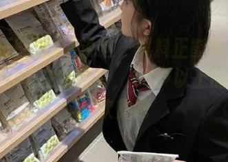 话说这“黑料正能量”更新了，啥都能在线观看，18岁以上的也先欣赏欣赏吧