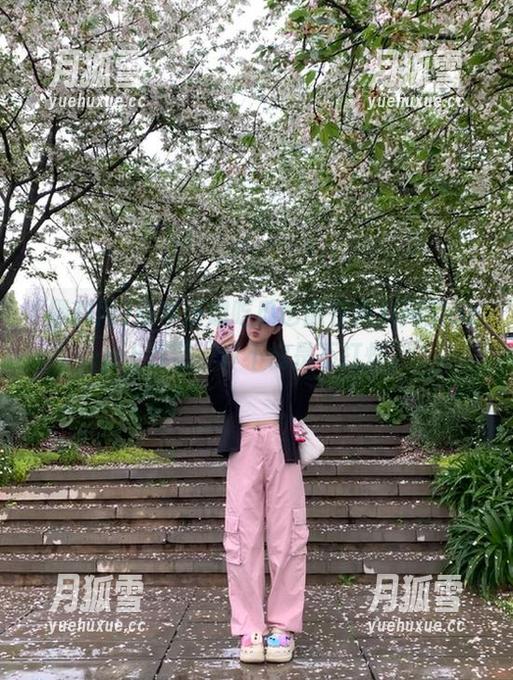 连半夜想吃瓜也能在黑料网的app上找到，真不愧是不打烊。