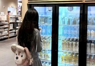 黑料网已下载，随时随地撩到好料，问号：这话题都能翻这么多？